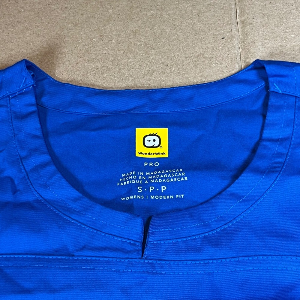 WonderWink Pro Royal Blue Scrub Top Womens Small Modern Fit 6419 V-Neck Pocket - Picture 2 of 9
